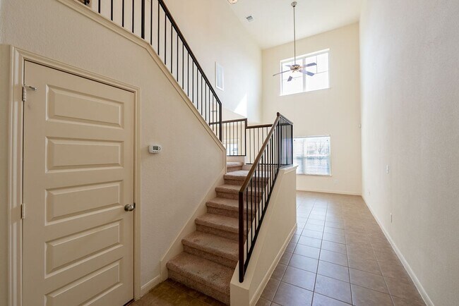 Foto del edificio - Charming 2 bed - 2.5 bath condo in Round R...