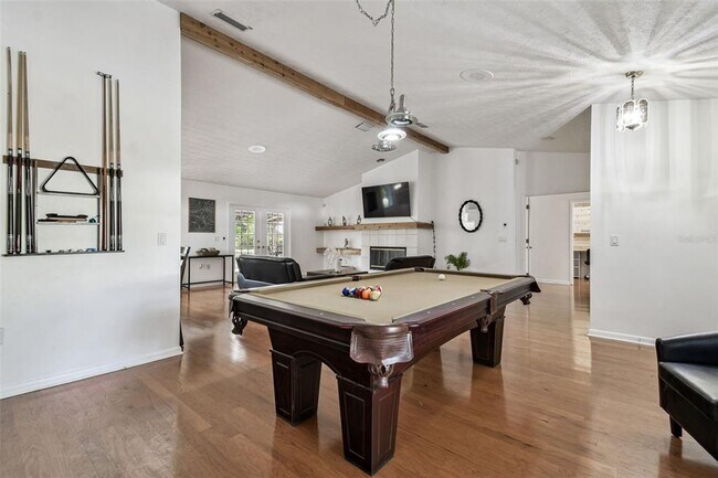 Foto del edificio - 15410 Manning Dr