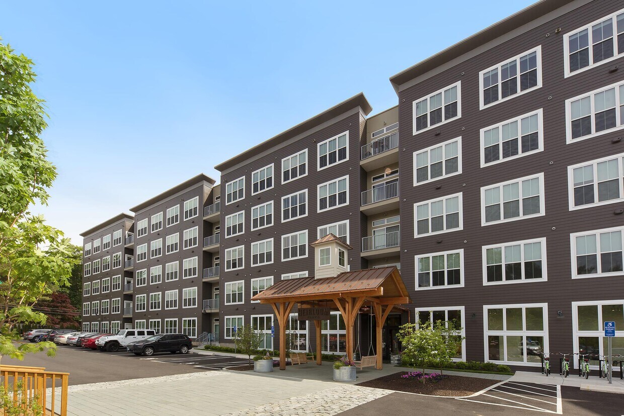 Heirloom Flats Apartments in Bloomfield, CT