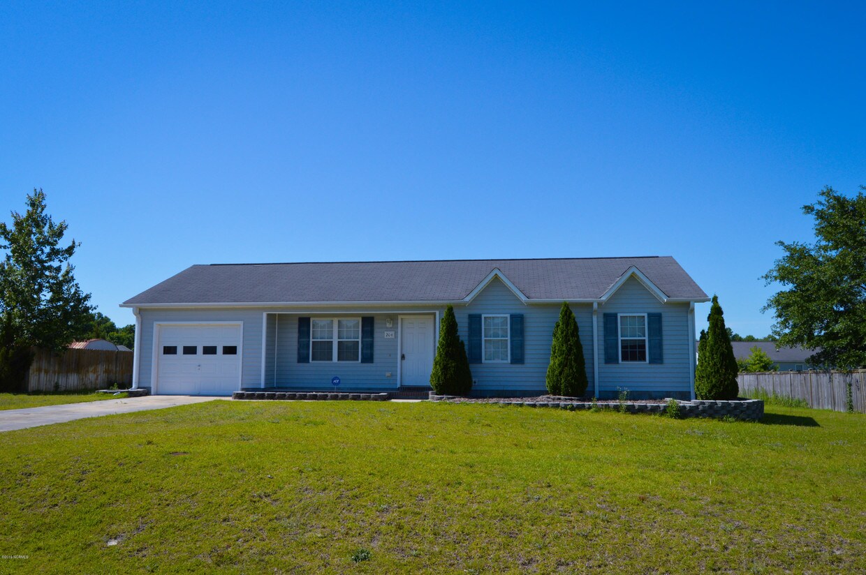 Primary Photo - 204 Snowden Ct