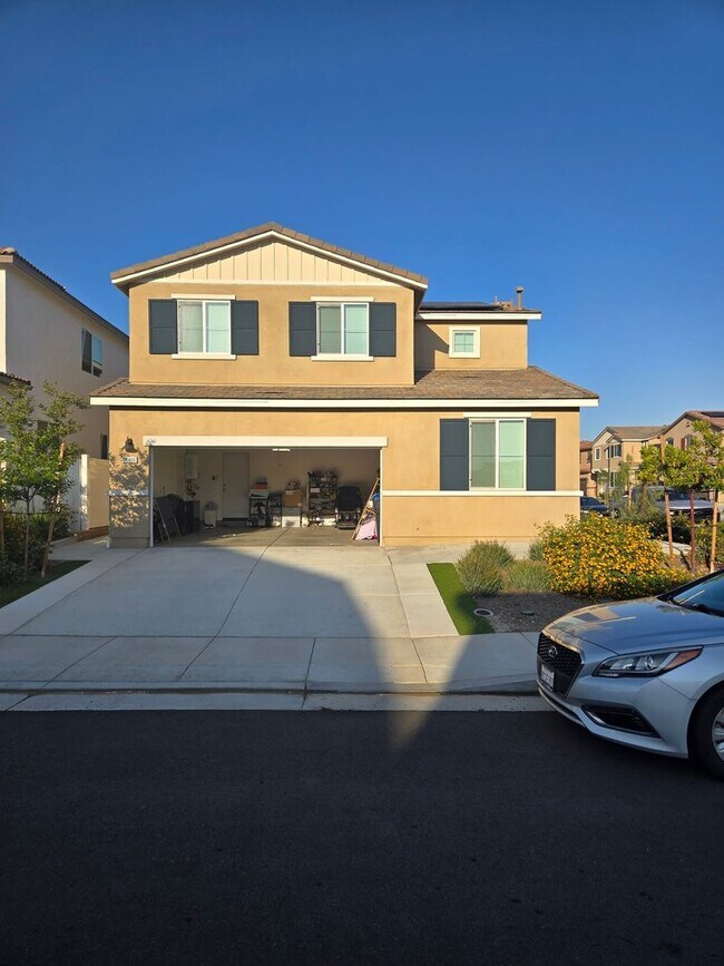 Foto del edificio - Stunning 4BR House in Winchester