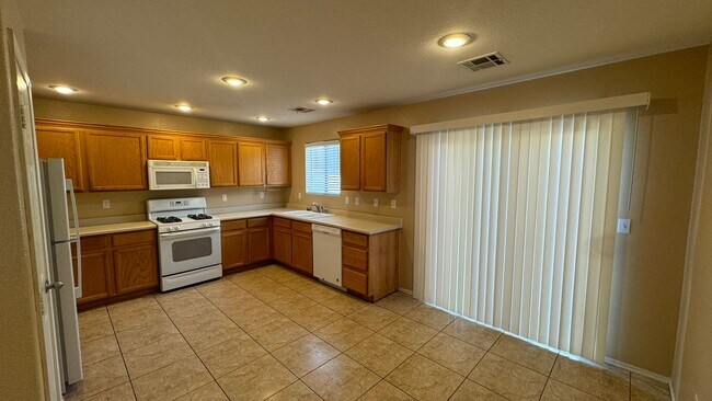 Building Photo - 9998 Big Bow Springs Ct
