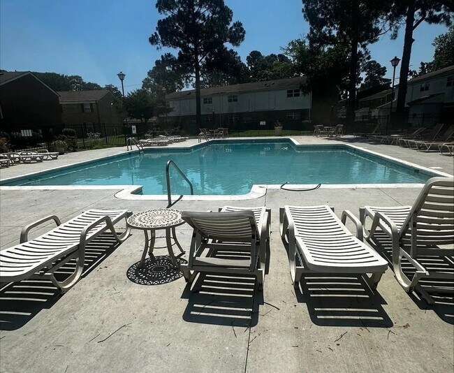 Foto del edificio - 356 Cypresswood Ct