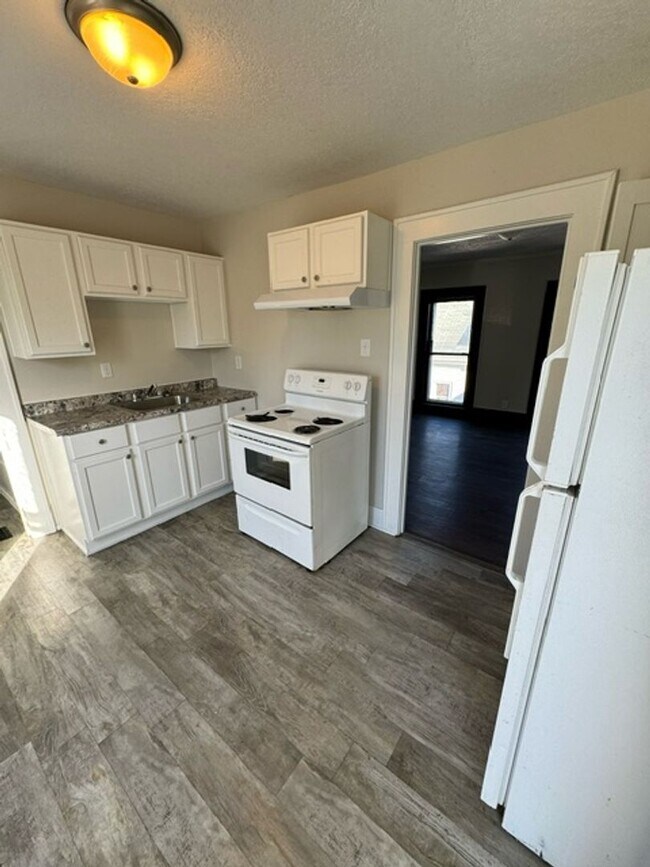 Building Photo - 2017 Meridian St