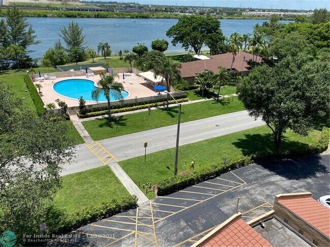 Foto del edificio - 4550 NW 18th Ave