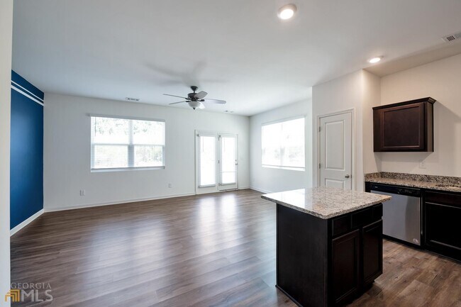 Building Photo - 3080 Tarian Way