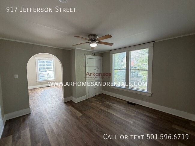 Building Photo - 917 Jefferson St