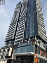 Building Photo - 225 Sumach St