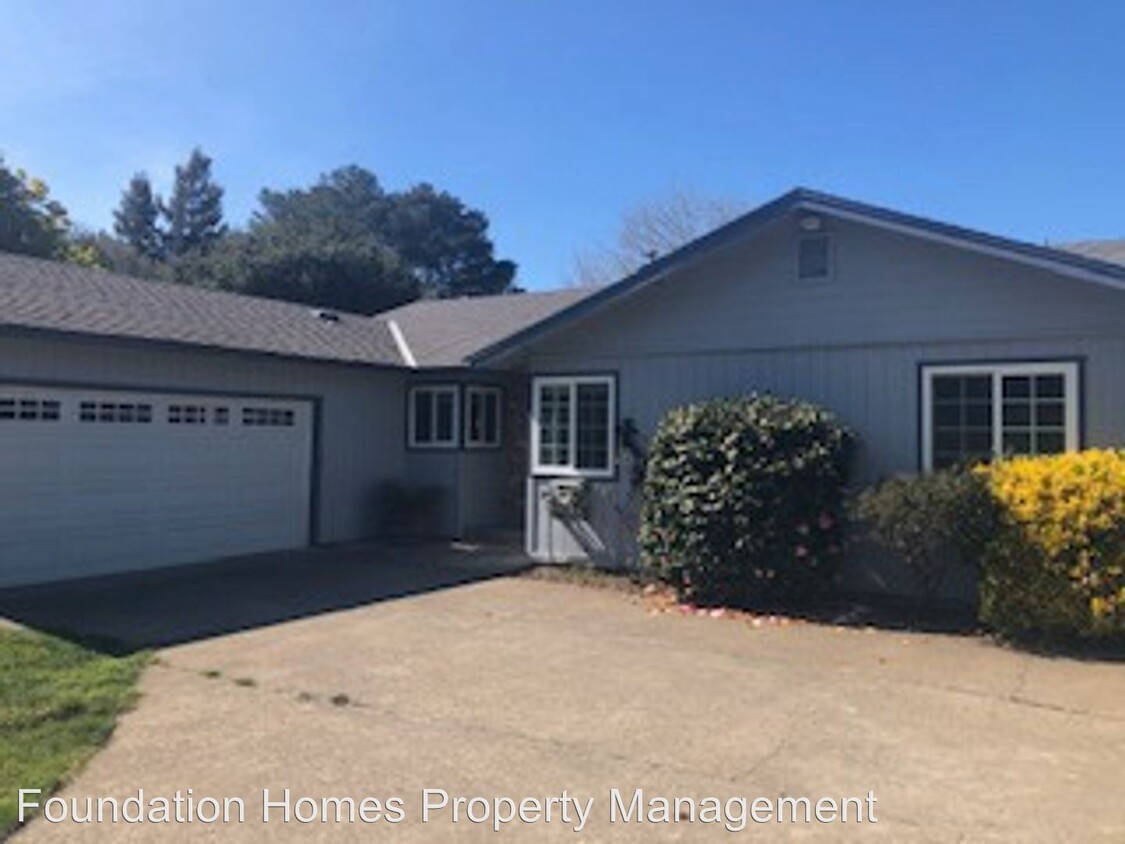 Foto principal - 3 br, 2.5 bath House - 49 Old Rancheria Road