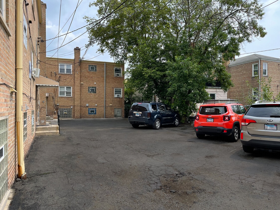 Rear Parking Lot - 6809 W Diversey Ave