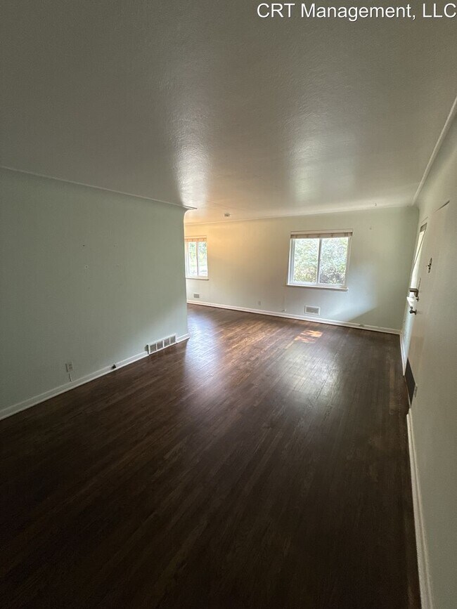 Foto del edificio - Charming 2-Bedroom Duplex in the Heart of ...