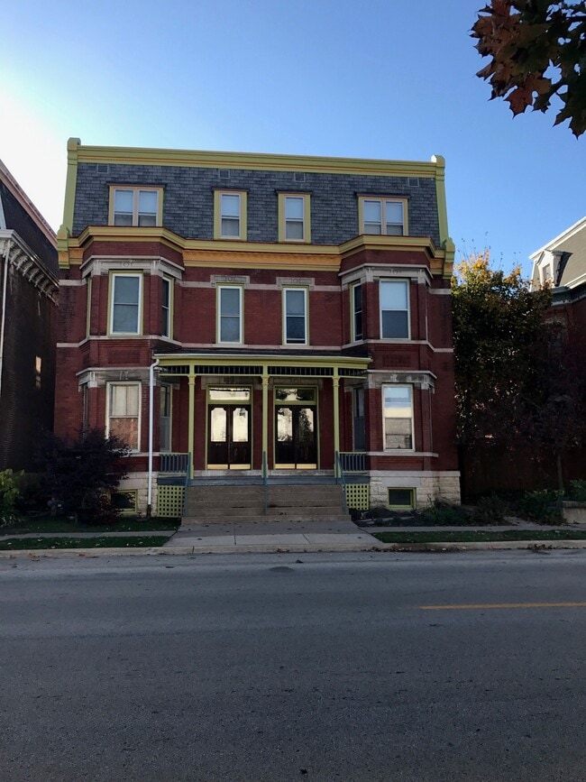 Main Entrance - 1631 Main St