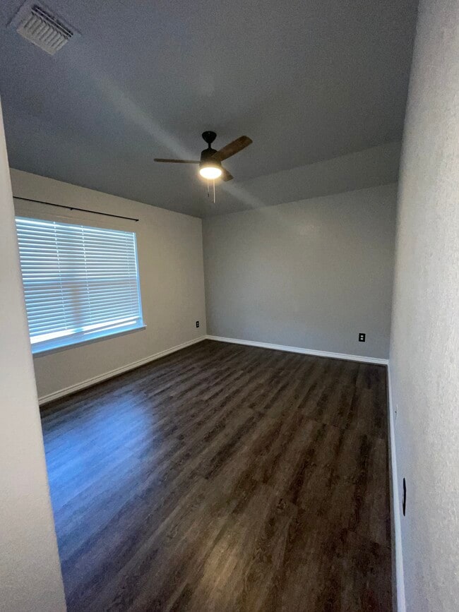 Building Photo - 6601 Catherine Dr