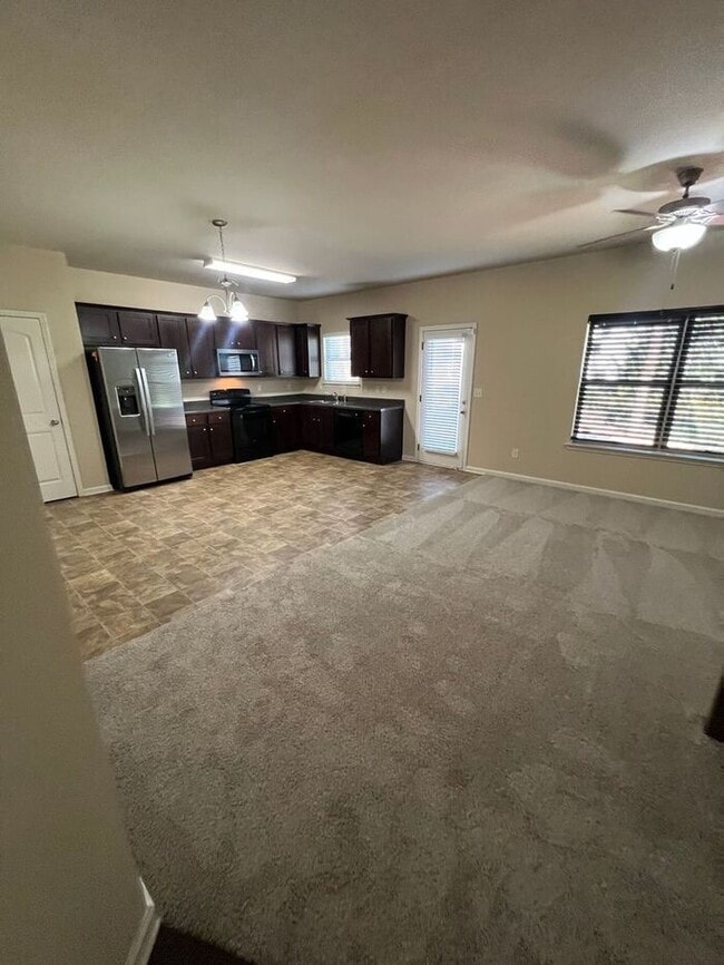 Foto del edificio - Beautiful 3-Bedroom, 2.5-Bath Home in Established Community!