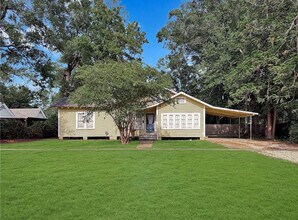 Building Photo - 521 10th Ave