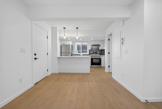 Photo du bâtiment - 7035 Fane Rd