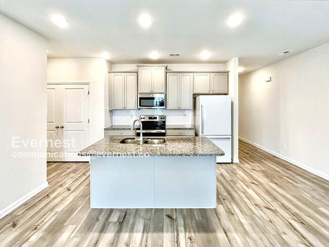 Foto del edificio - 4708 Fairfax Dr