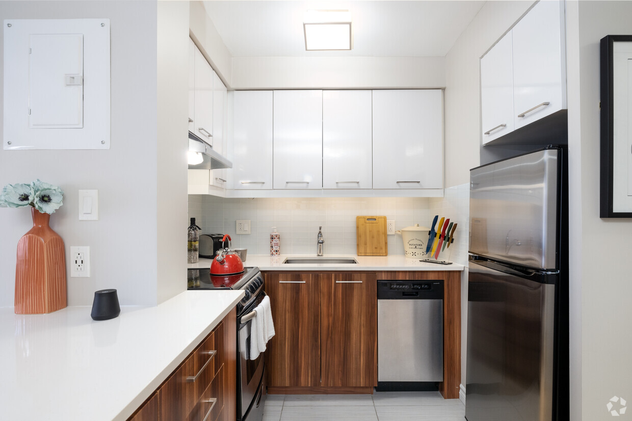 1Br,1Ba- Kitchen - Le 1420 Crescent