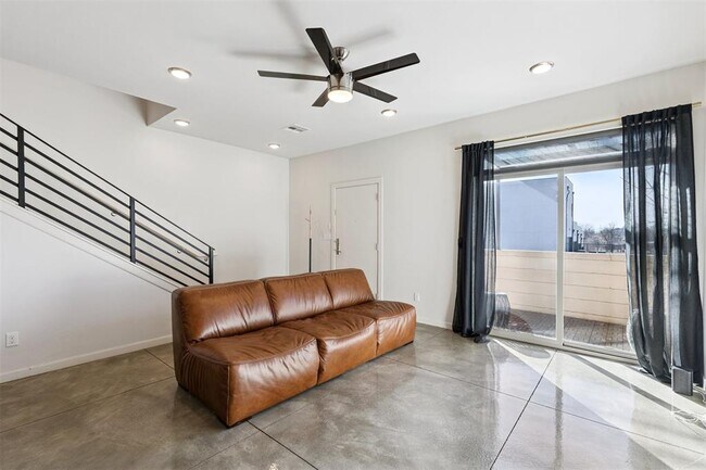 Foto del edificio - 1008 N Francis Ave