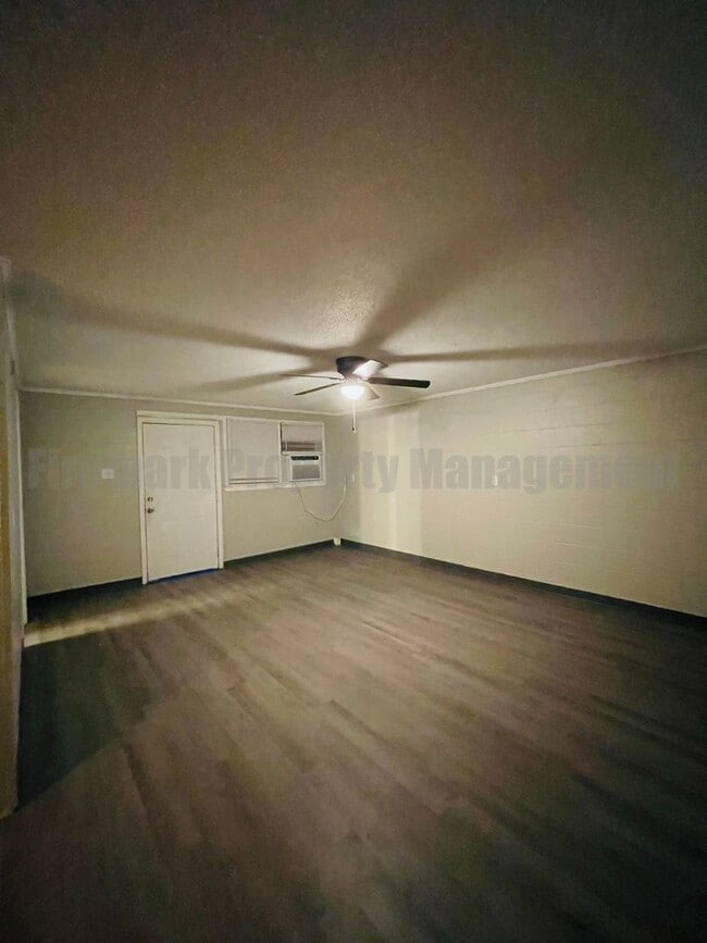 Building Photo - Move In Special: Half Off First Full Month...