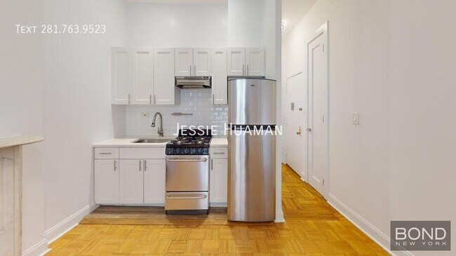 Foto del edificio - 147 E 72nd St