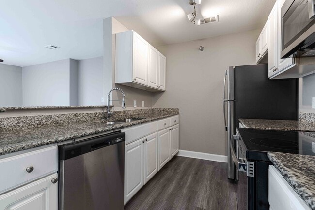 Building Photo - 73TwentyFive