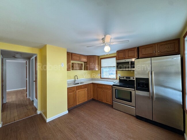 Building Photo - 10 Harkness Dr