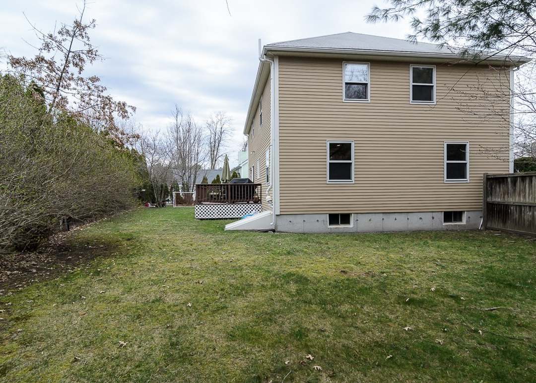 Building Photo - 2 Minuteman Ln