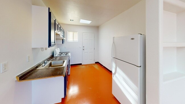 Building Photo - 3410 Vail Ave SE