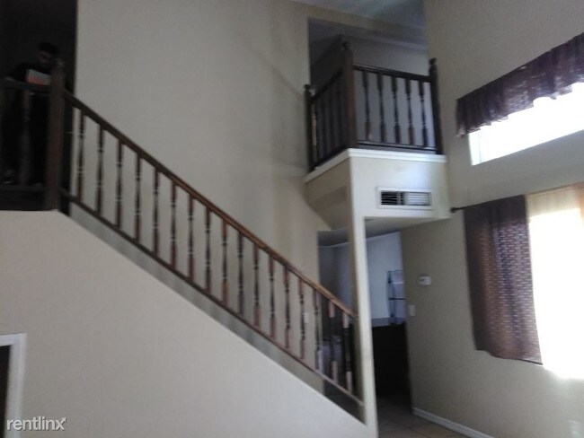 Building Photo - 1226 Mews Ln