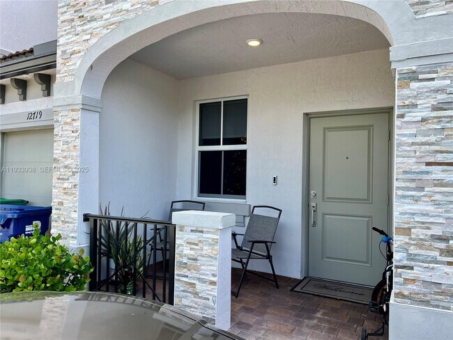 Foto del edificio - 12713 NW 24th Ave