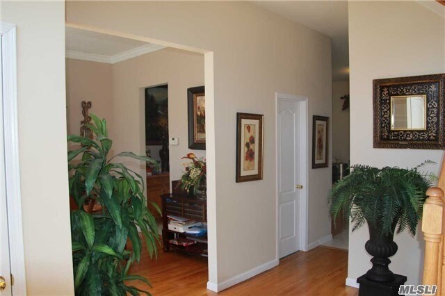 Building Photo - 7 Timber Ridge Dr