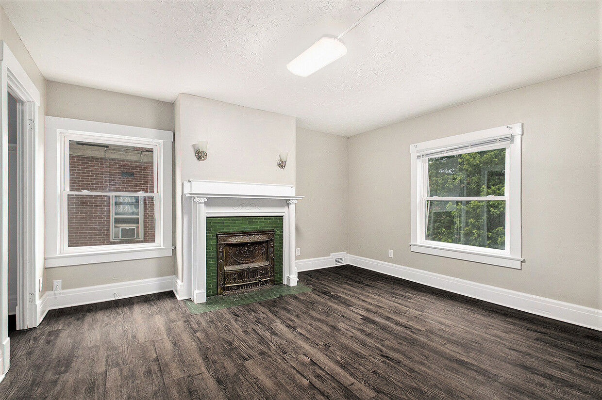 Primary Photo - 219 S 38th Ave
