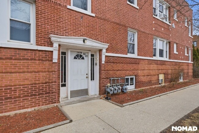 Building Photo - 1638 50th Ct