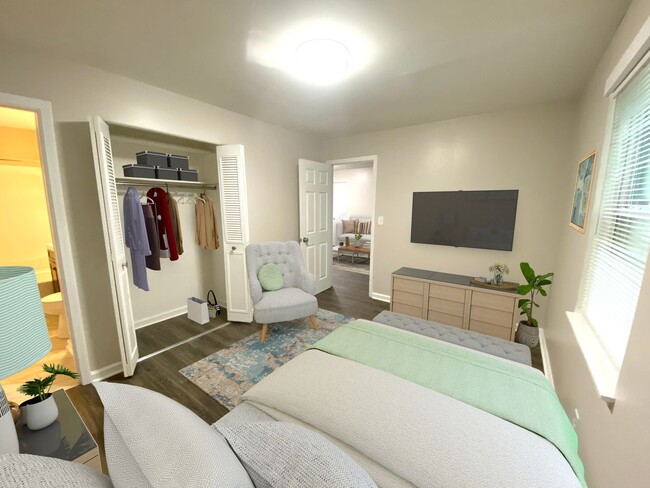 Interior Photo - Le Blanc Court
