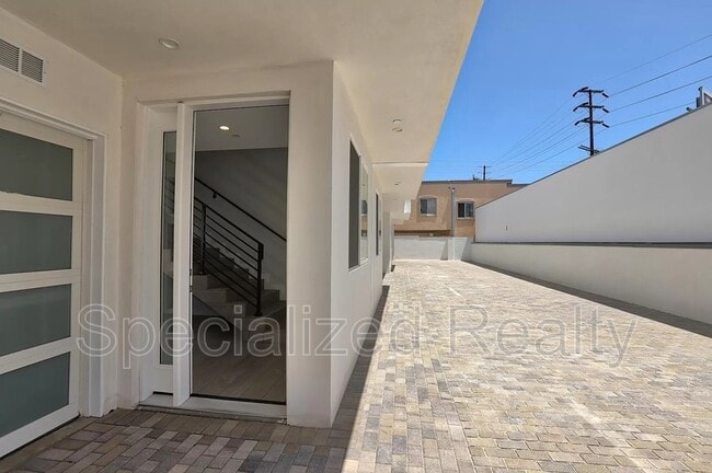 Photo - 1406 Eagle Vista Drive Townhome