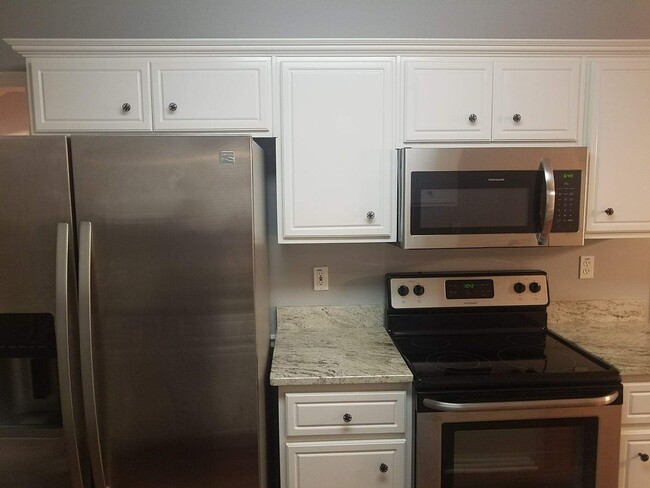 Building Photo - 5127 Saddle Cir