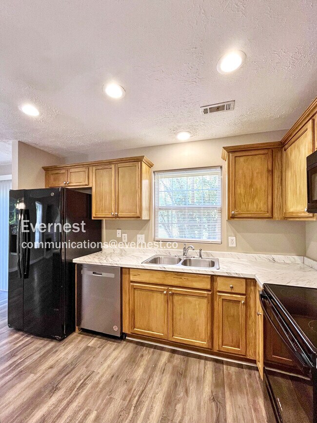 Foto del edificio - 5005 Cobblestone Creek Dr