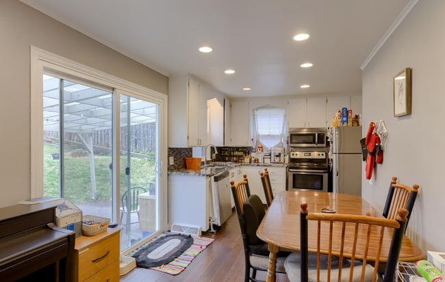 Foto del edificio - 706 N 72nd St