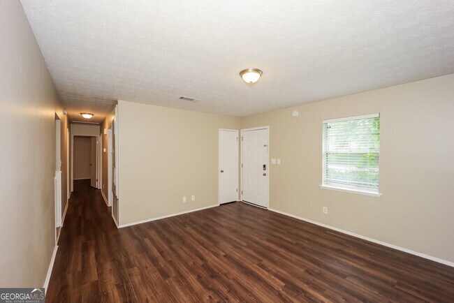 Building Photo - 6133 Fieldcrest Dr