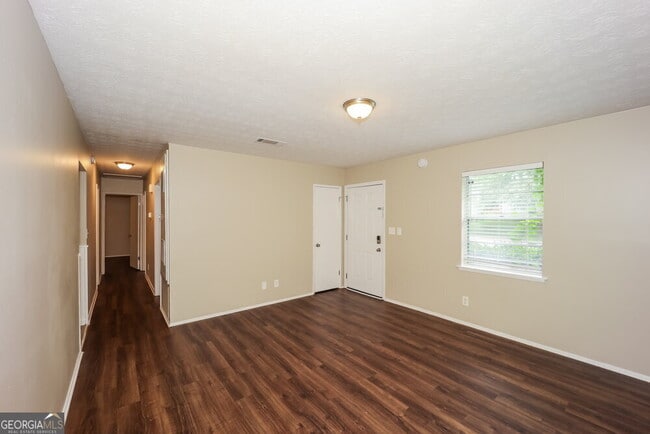 Foto del edificio - 6133 Fieldcrest Dr