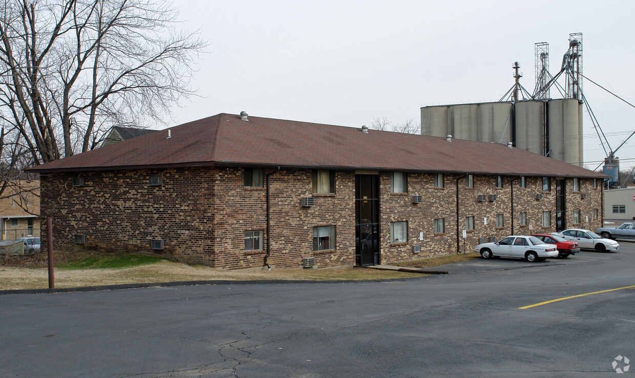 Building Photo - 416-420 Bellbrook Ave