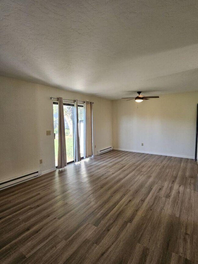 Building Photo - 3 bedroom in Billings MT 59102