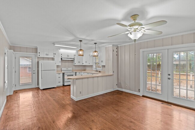 Building Photo - 110 Byrd St