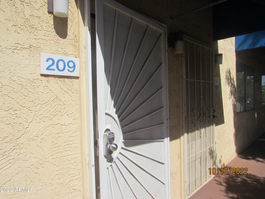 Primary Photo - 12221 W Bell Rd