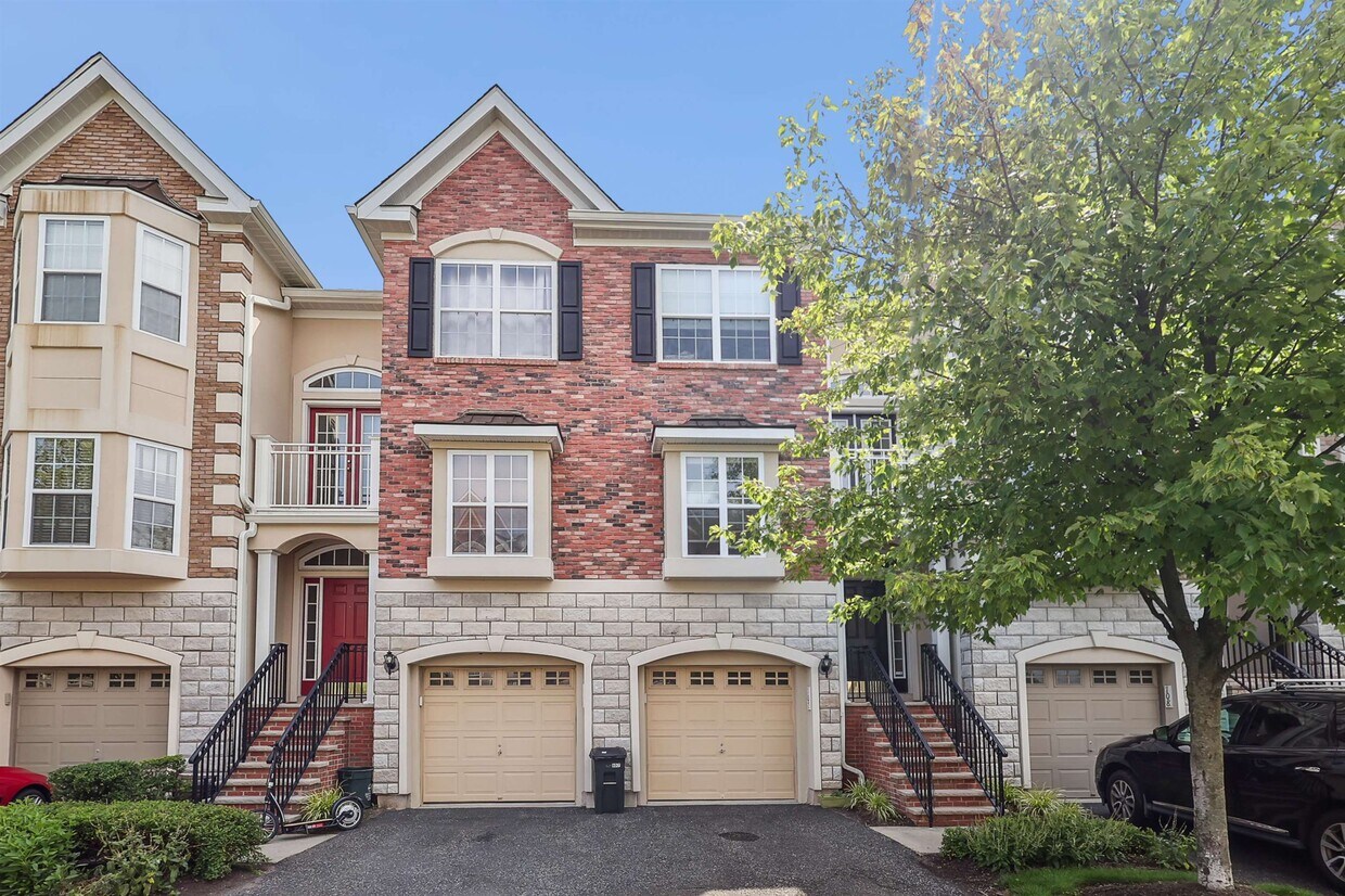 107 Osprey Ct, Secaucus, NJ 07094 Condo for Rent in Secaucus, NJ