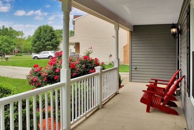 Foto del edificio - Charming 3-Bedroom, 2.5 Bath SFH with Fron...