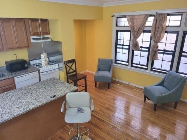 Foto del edificio - 1127 W Farwell Ave