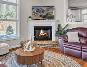 Building Photo - 270 Creatwood Trail