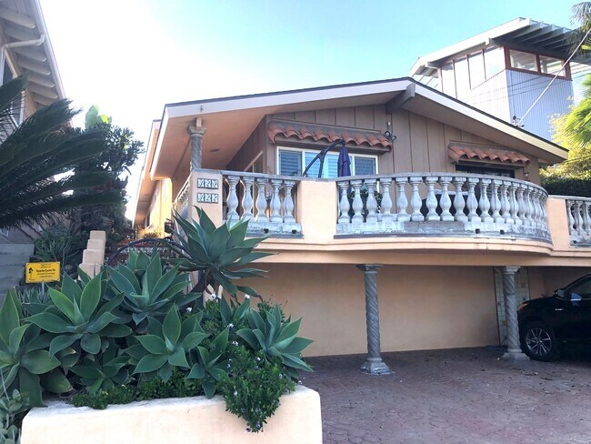 Building Photo - Ocean Front Encinitas